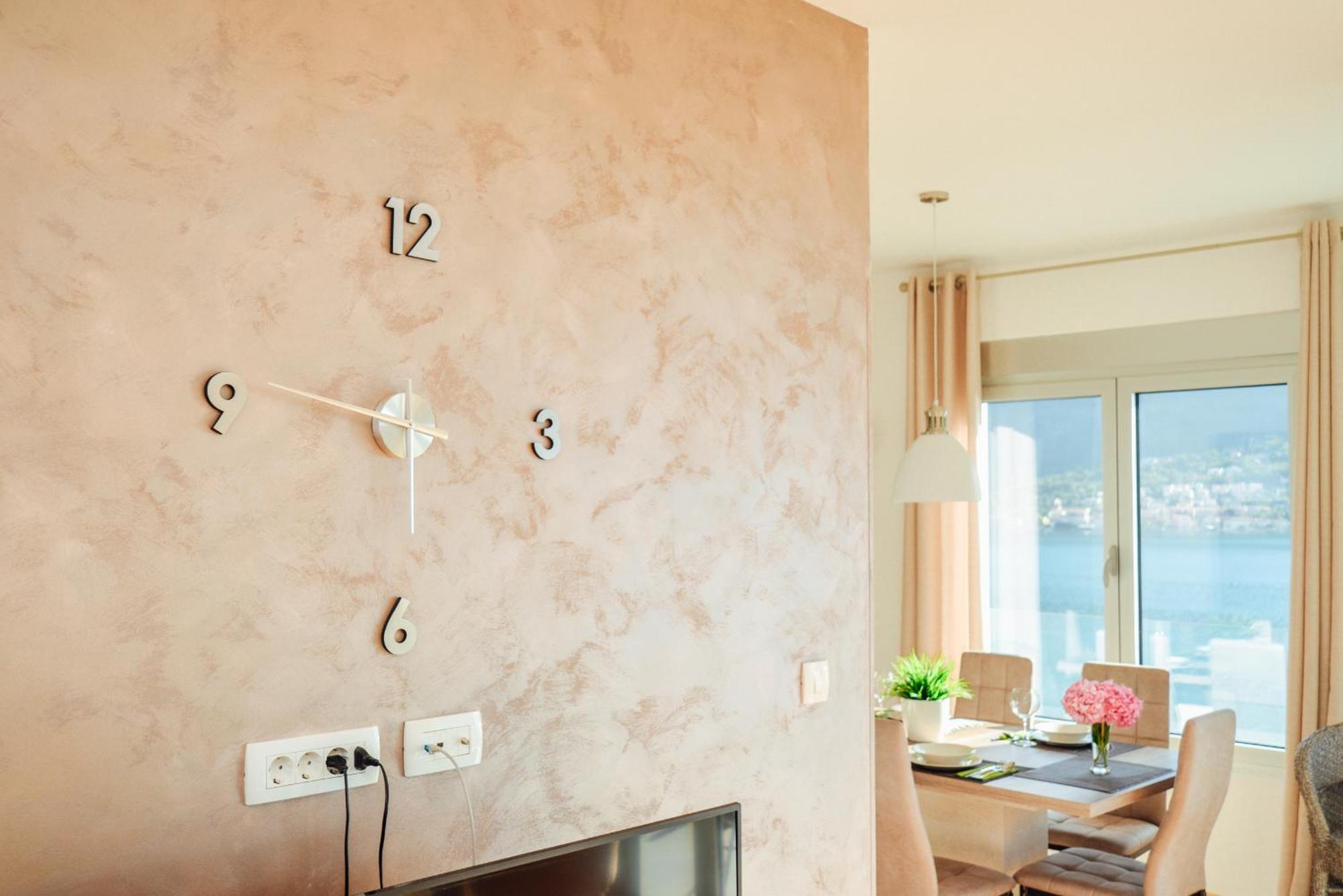 Sea View Apartment For 4 โกตอร์ ภายนอก รูปภาพ