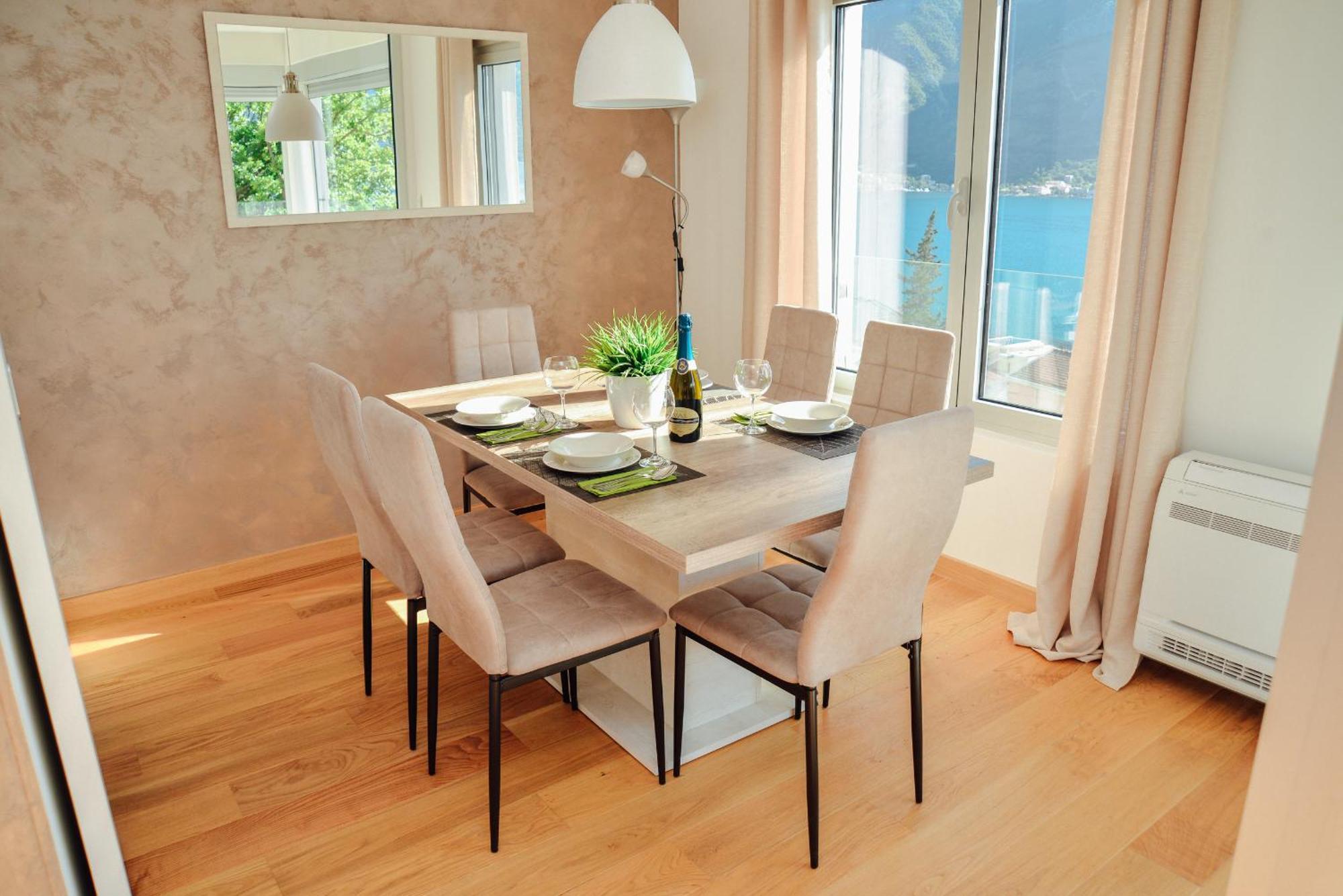 Sea View Apartment For 4 โกตอร์ ภายนอก รูปภาพ