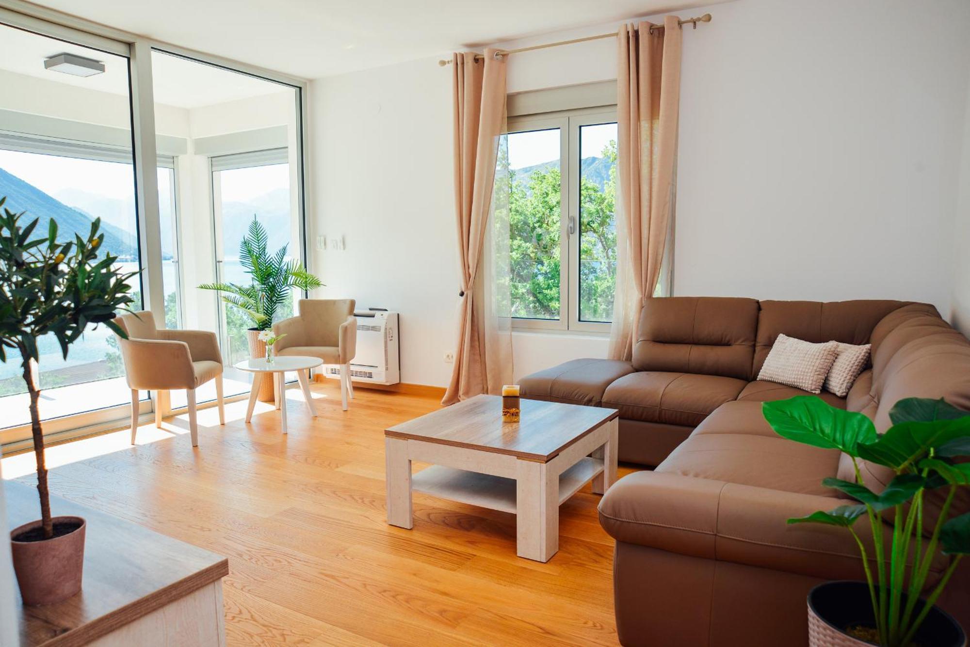 Sea View Apartment For 4 โกตอร์ ภายนอก รูปภาพ